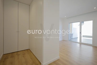 Apartamento T3 para Venda em Parceiros e Azoia