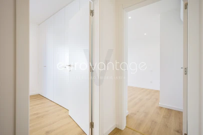 Apartamento T3 para Venda em Parceiros e Azoia
