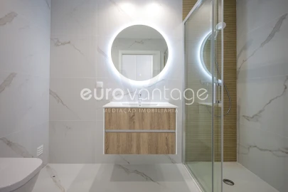 Apartamento T3 para Venda em Parceiros e Azoia