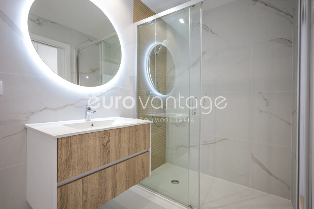 Apartamento T3 para Venda em Parceiros e Azoia Foto 8