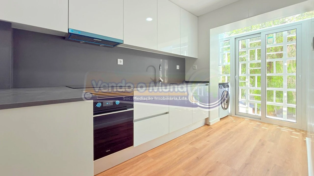 Apartamento T2 para Venda em Alverca do Ribatejo e Sobralinho Foto 1