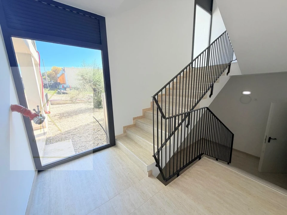 Apartamento T1 para Venda em Arcozelo Foto 31