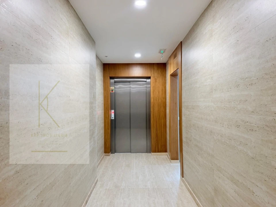 Apartamento T1 para Venda em Arcozelo Foto 29