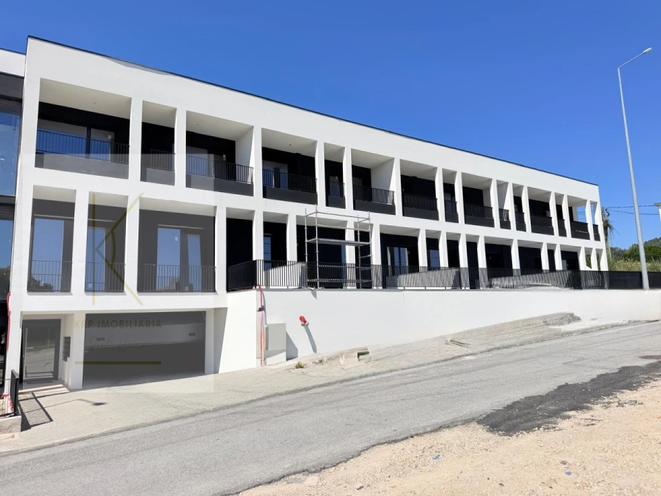 Apartamento T1 para Venda em Arcozelo Foto 35