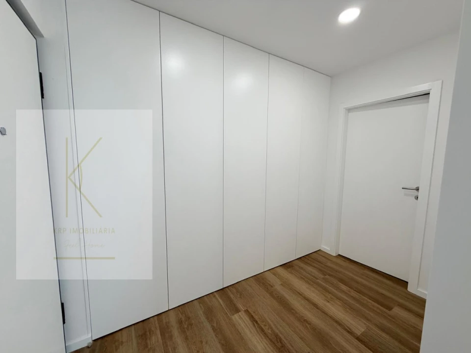 Apartamento T1 para Venda em Arcozelo Foto 24