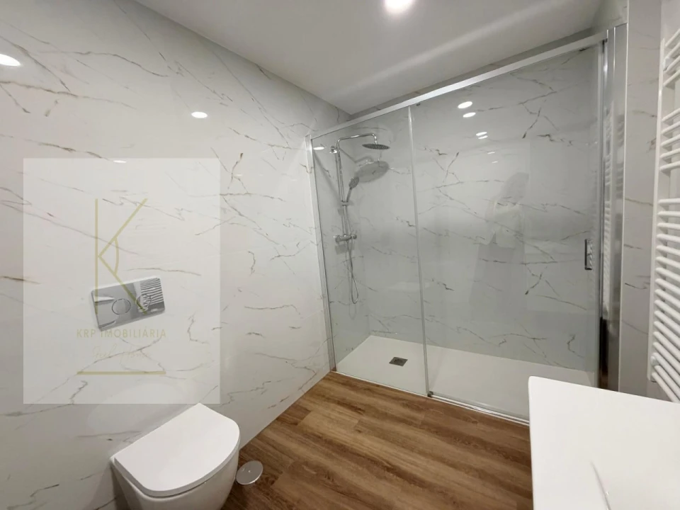 Apartamento T1 para Venda em Arcozelo Foto 13