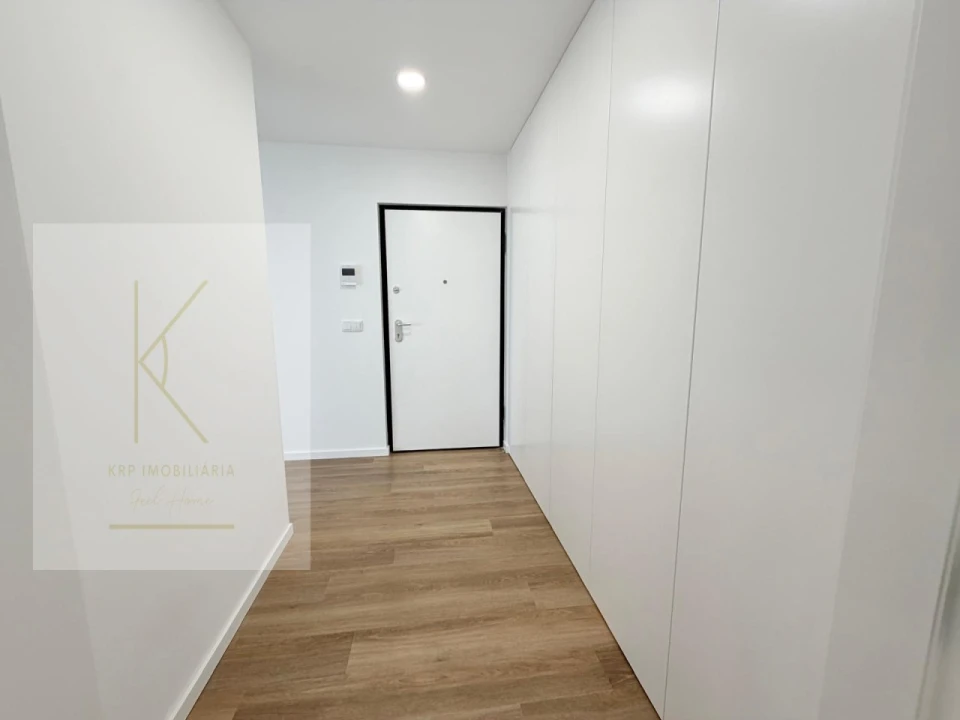 Apartamento T1 para Venda em Arcozelo Foto 26