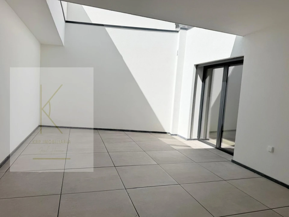 Apartamento T1 para Venda em Arcozelo Foto 11