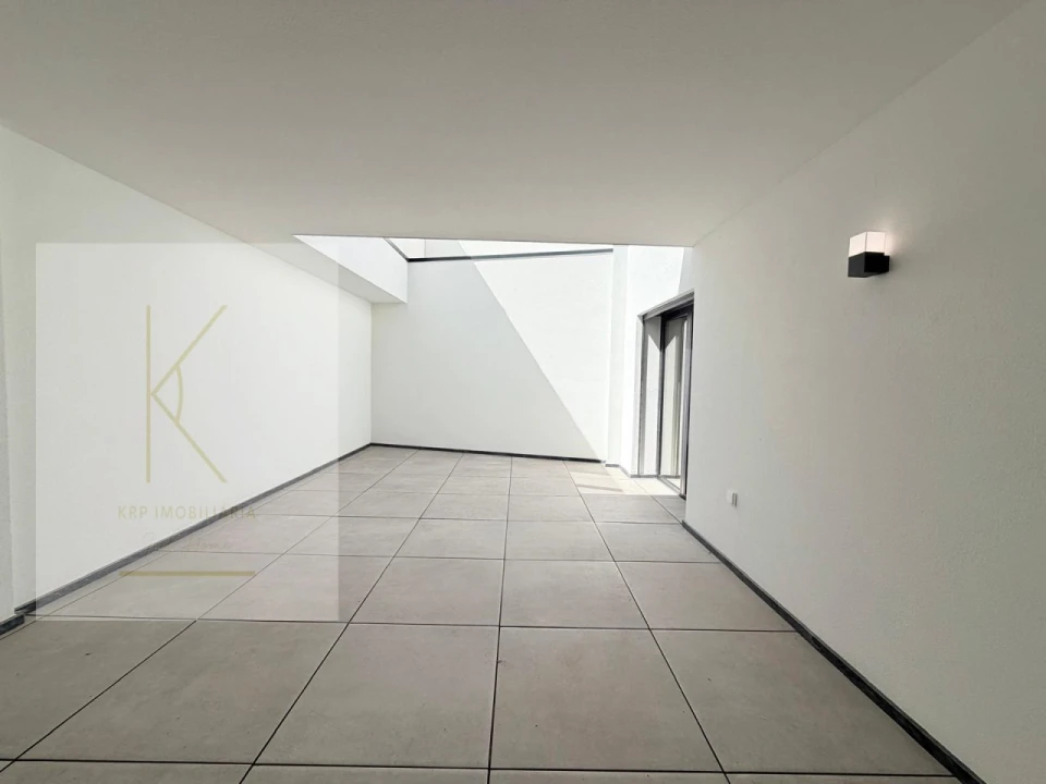 Apartamento T1 para Venda em Arcozelo Foto 9