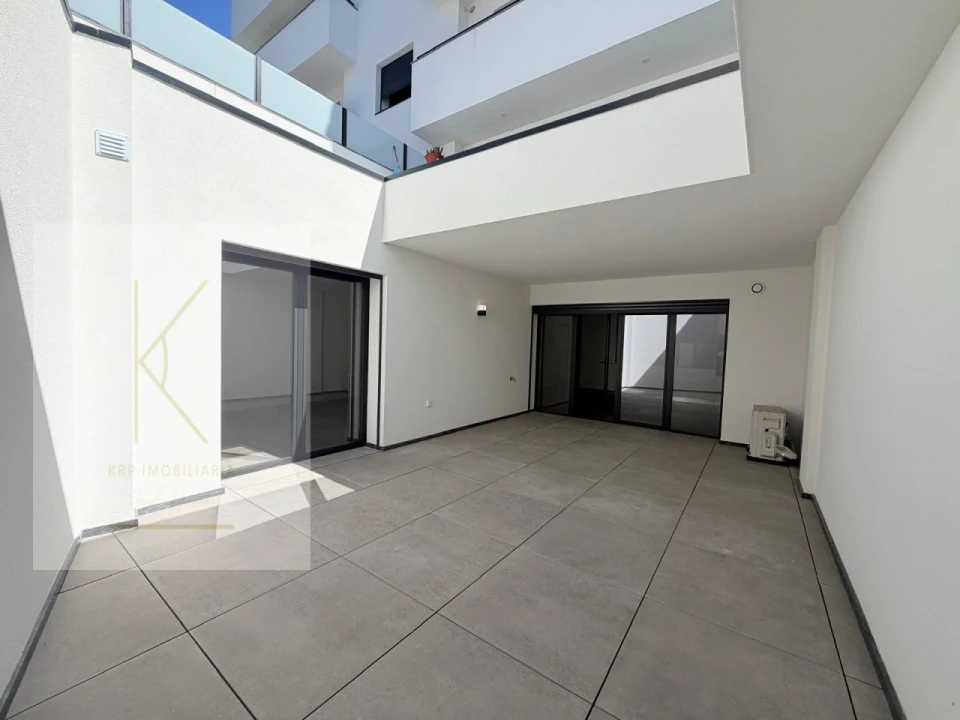 Apartamento T1 para Venda em Arcozelo Foto 14