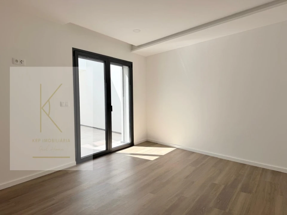 Apartamento T1 para Venda em Arcozelo Foto 17