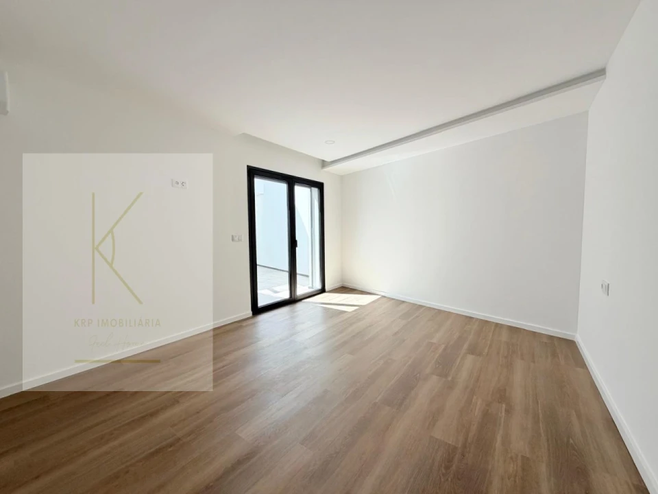 Apartamento T1 para Venda em Arcozelo Foto 18