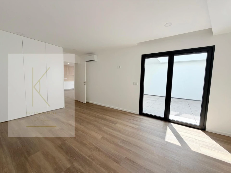 Apartamento T1 para Venda em Arcozelo Foto 20