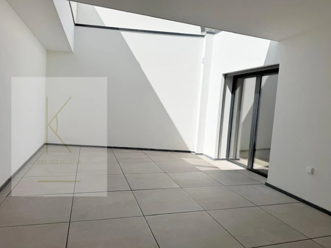 Apartamento T1 para Venda em Arcozelo Foto 11