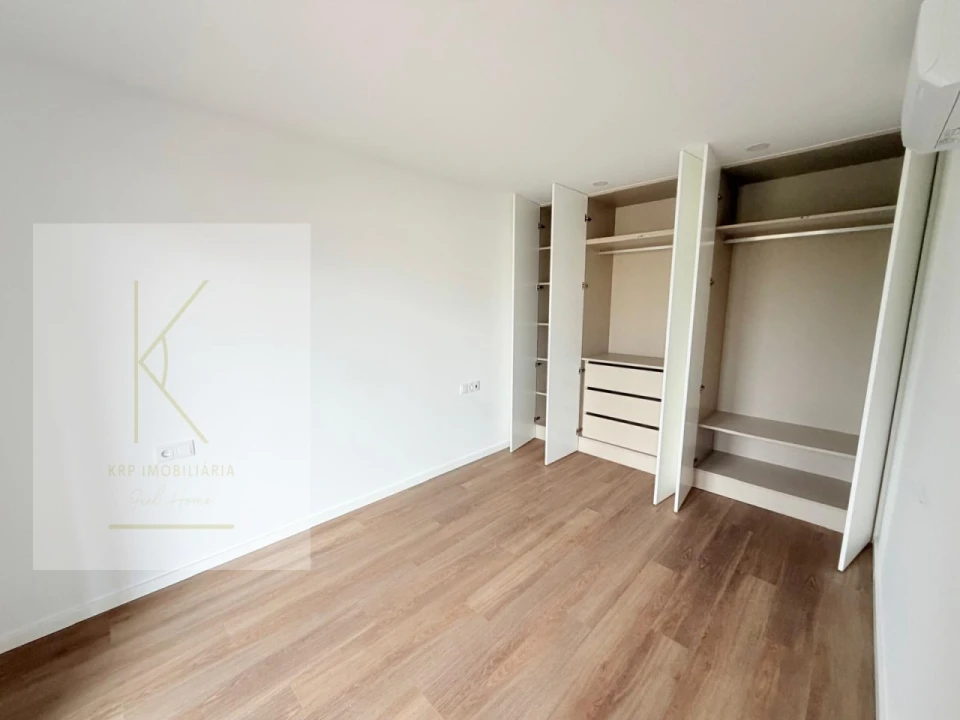 Apartamento T1 para Venda em Arcozelo Foto 12