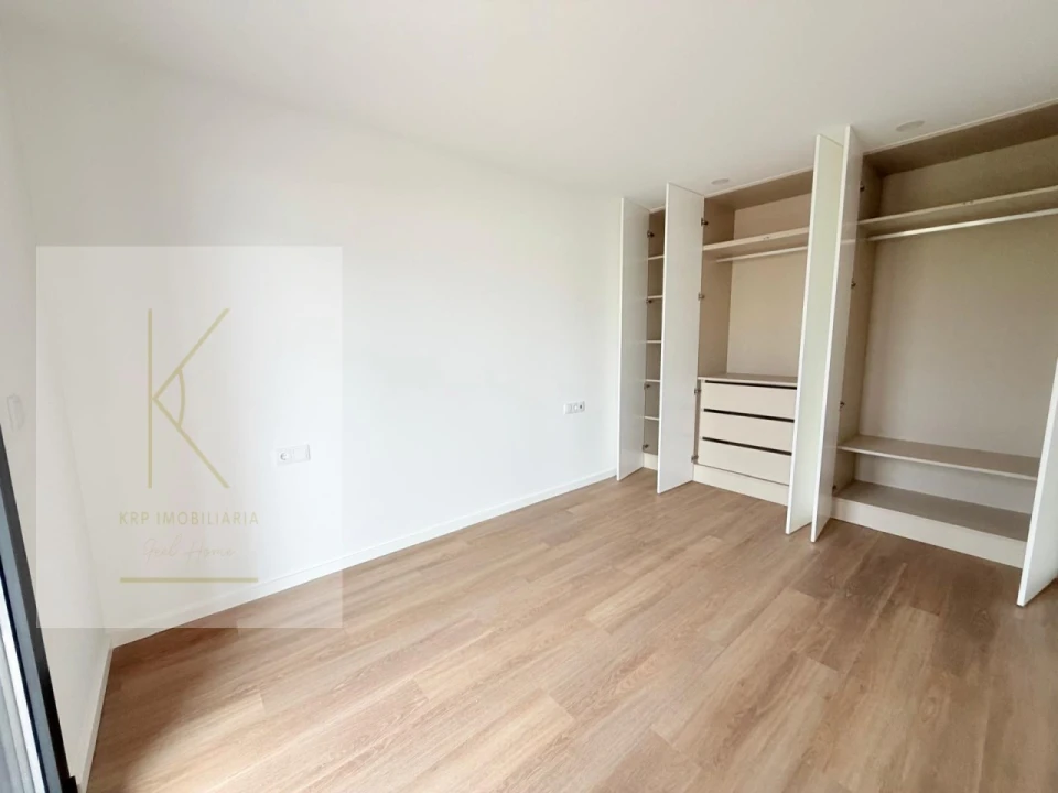 Apartamento T1 para Venda em Arcozelo Foto 13