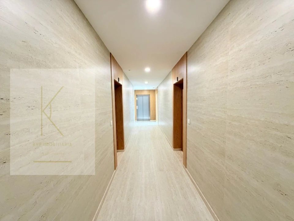 Apartamento T1 para Venda em Arcozelo Foto 17