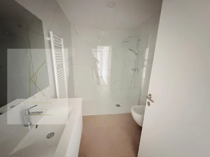Apartamento T1 para Venda em Arcozelo Foto 8