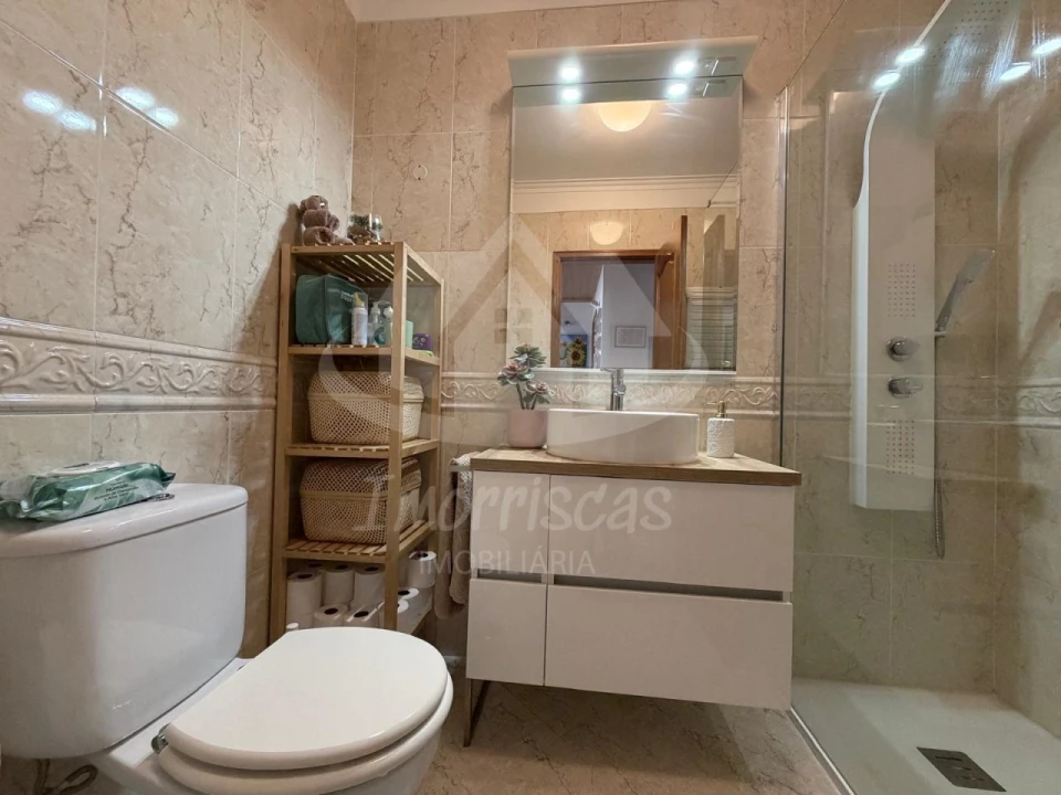 Apartamento T2 para Venda em Póvoa de Santa Iria e Forte da Casa Foto 16
