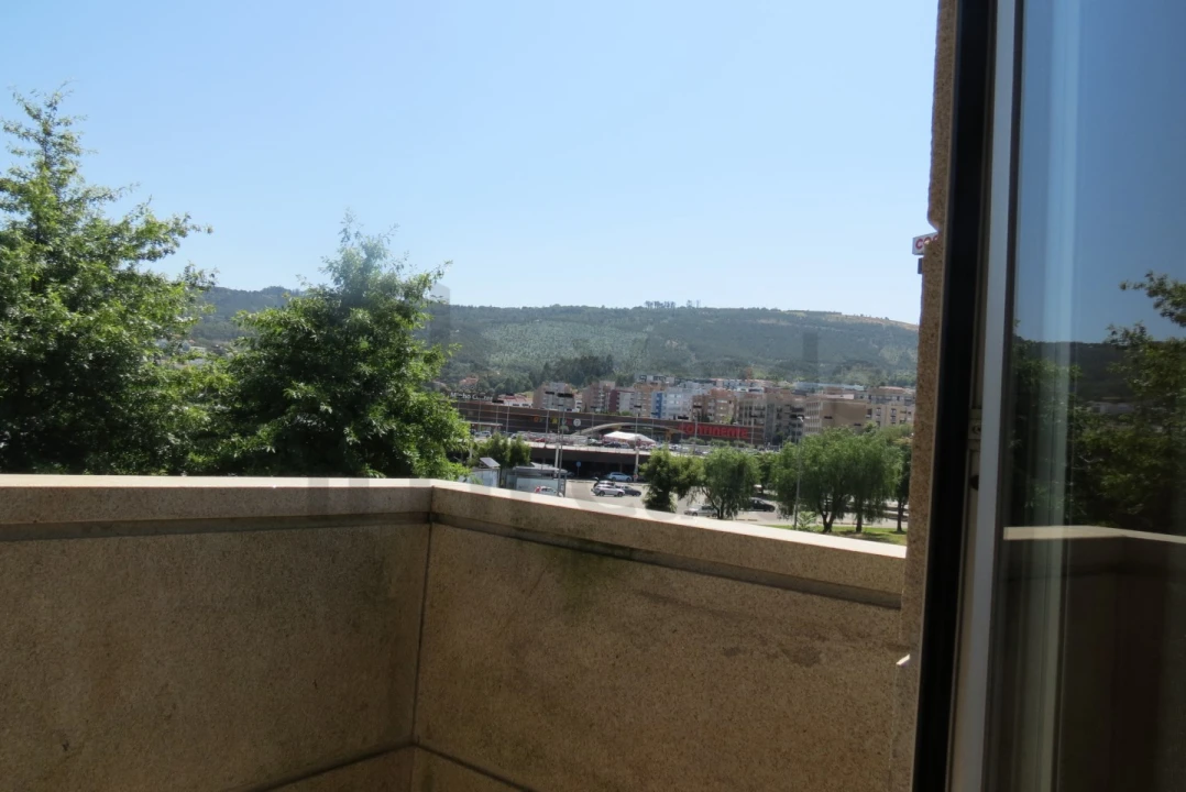 Apartamento T3 para Arrendamento em Nogueira, Fraião e Lamaçães Foto 15