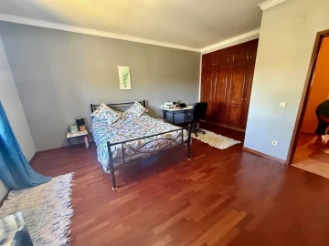 Moradia T4 para Venda em Arrouquelas