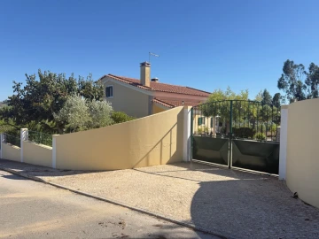 Moradia T4 para Venda em Arrouquelas