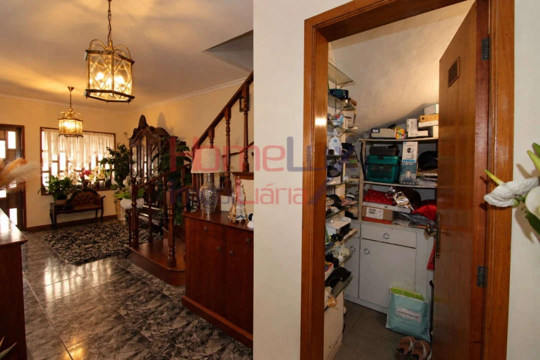 Moradia T4 para Venda em Fânzeres e São Pedro da Cova Foto 12
