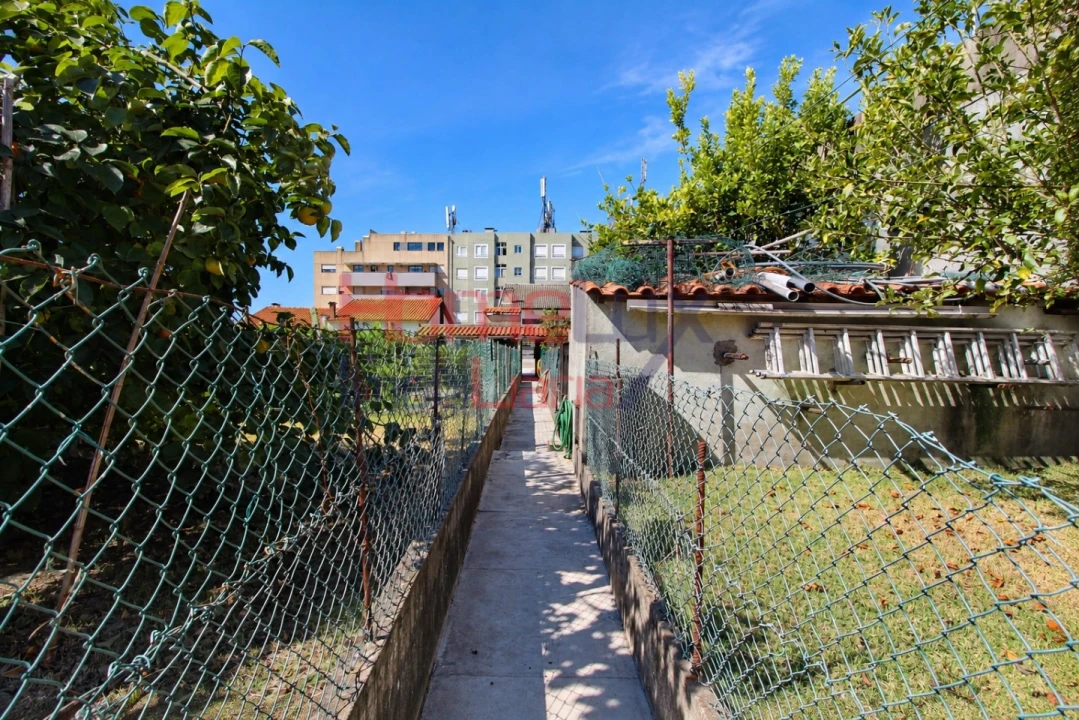 Moradia T4 para Venda em Fânzeres e São Pedro da Cova Foto 44