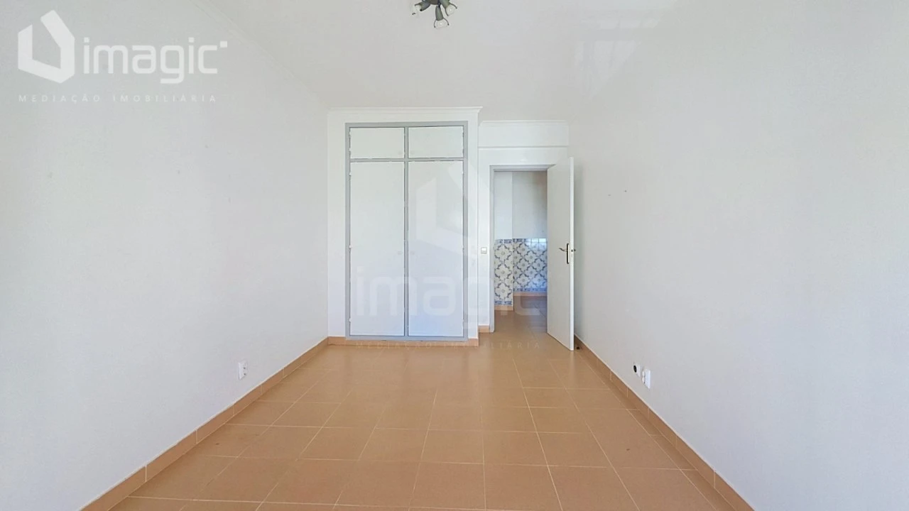 Apartamento T2 para Venda em Mafra Foto 8