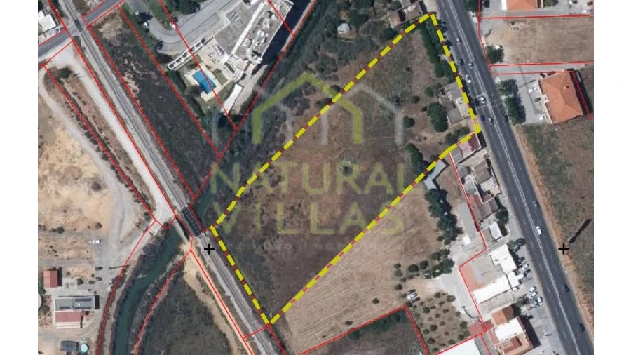 Terreno Misto para Venda em Faro (Sé e São Pedro)