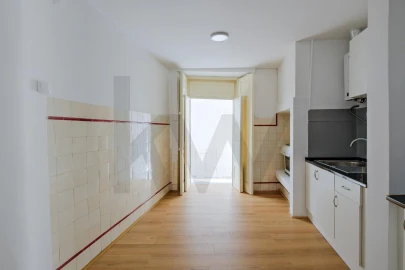 Apartamento T3 para Arrendamento em Areeiro