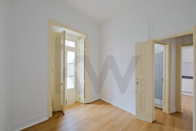 Apartamento T3 para Arrendamento em Areeiro