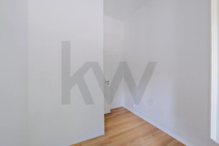 Apartamento T3 para Arrendamento em Areeiro Foto 16