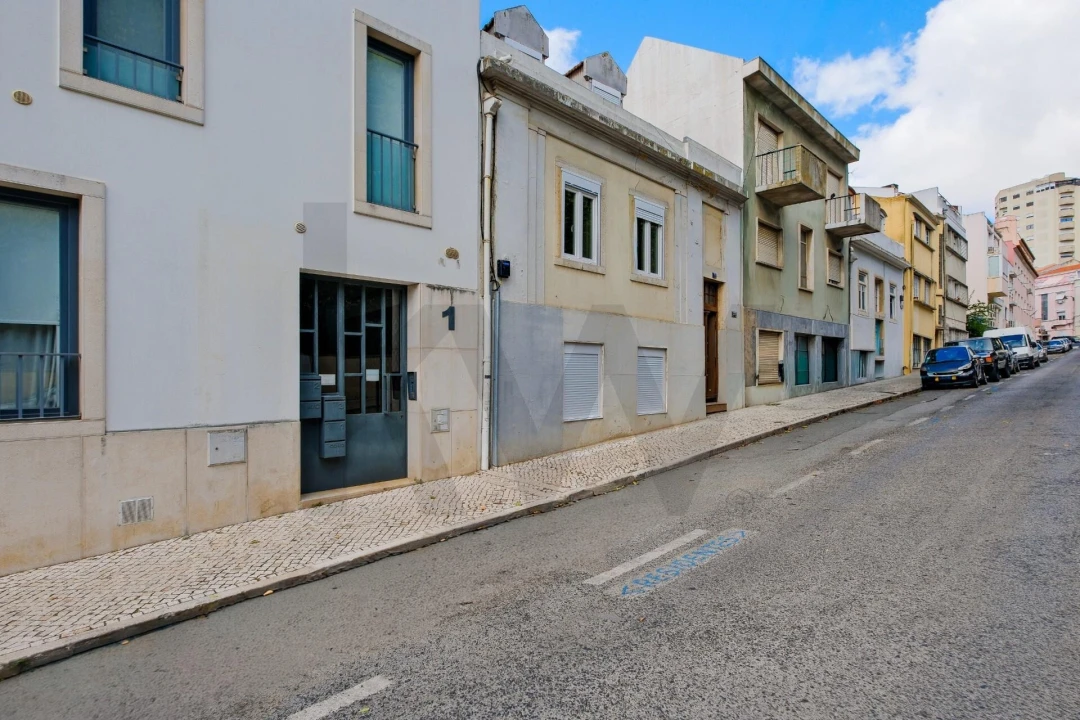 Apartamento T3 para Arrendamento em Areeiro Foto 17