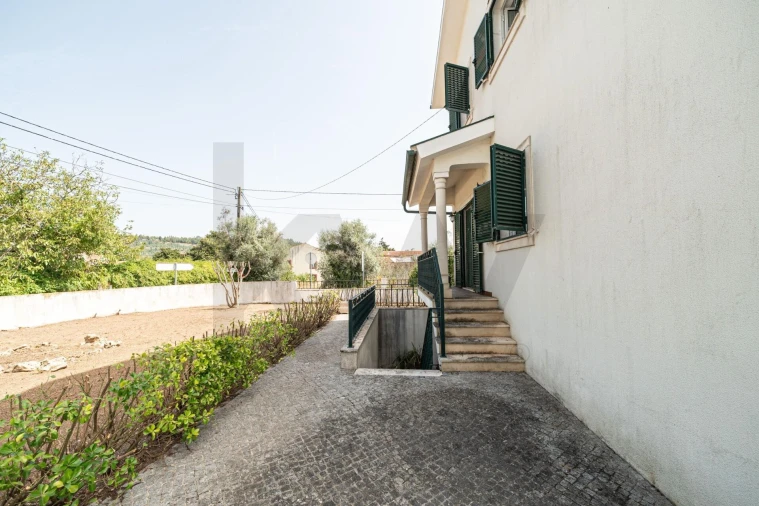 Moradia T4 para Venda em Lousã e Vilarinho Foto 21