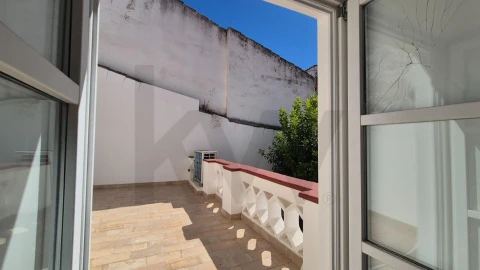 Moradia T2 para Arrendamento em Évora (São Mamede, Sé, São Pedro e Santo Antão)