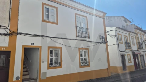 Moradia T2 para Arrendamento em Évora (São Mamede, Sé, São Pedro e Santo Antão)