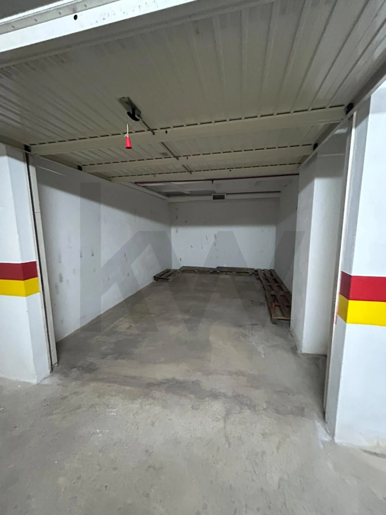 Garagem para Venda em Santo Antonio dos Olivais Foto 1