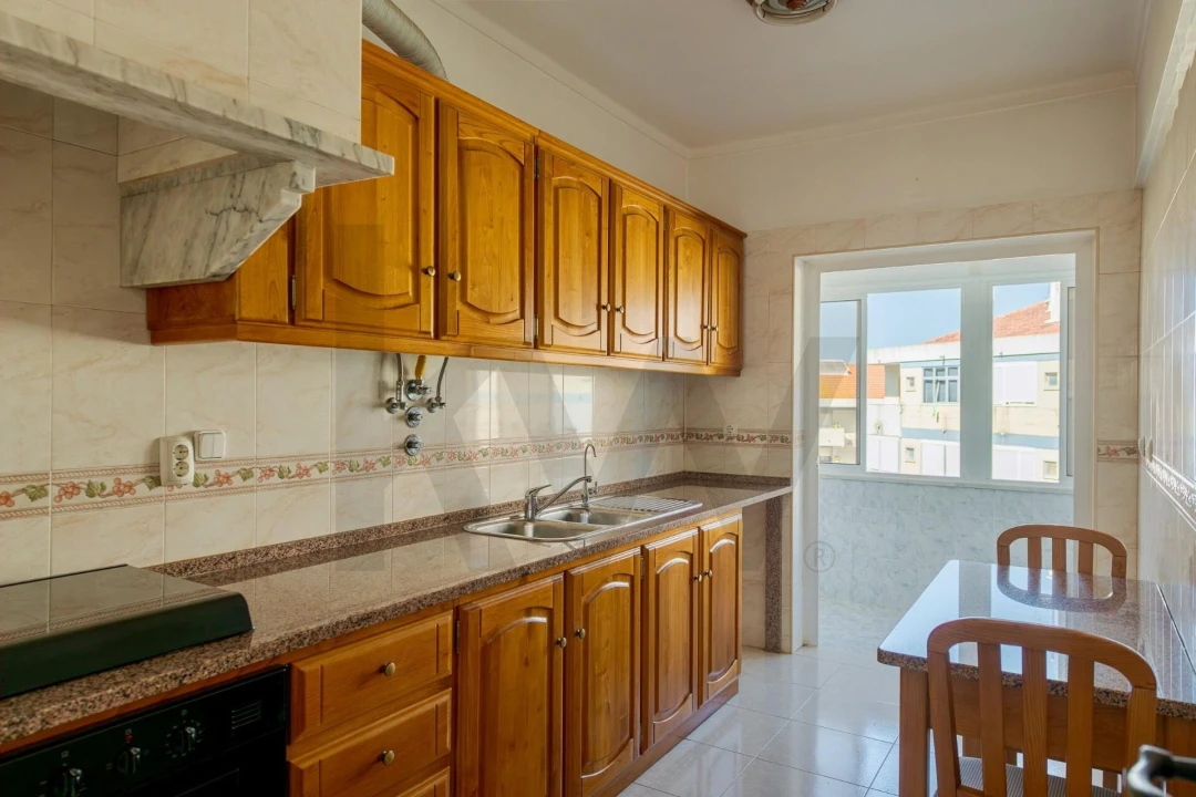 Apartamento T3 para Venda em Póvoa de Santo Adrião e Olival Basto Foto 6
