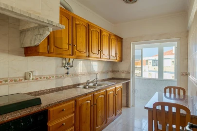 Apartamento T3 para Venda em Póvoa de Santo Adrião e Olival Basto