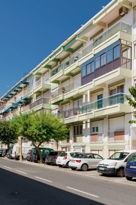 Apartamento T3 para Venda em Póvoa de Santo Adrião e Olival Basto
