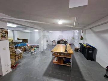 Garagem para Venda em São João da Madeira