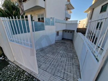 Garagem para Venda em São João da Madeira