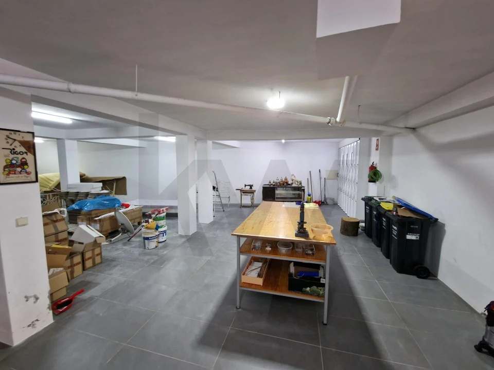 Garagem para Venda em São João da Madeira Foto 7