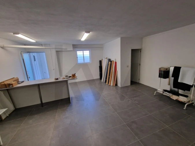 Garagem para Venda em São João da Madeira Foto 3