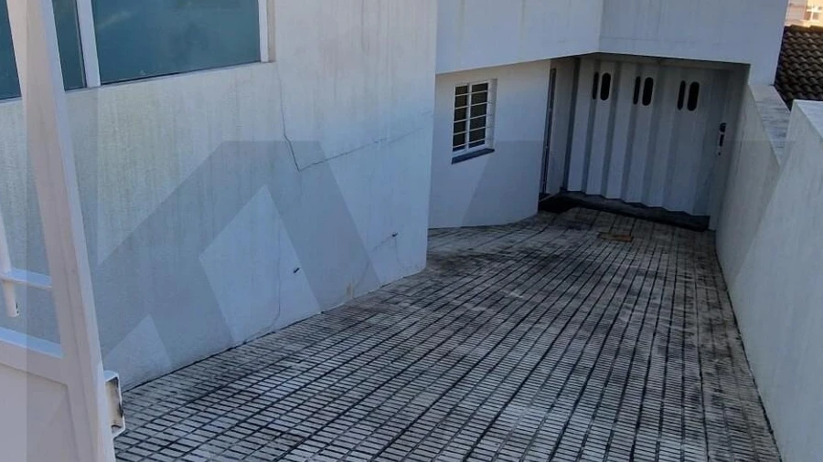 Garagem para Venda em São João da Madeira