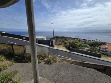 Terreno para Venda em Caniço