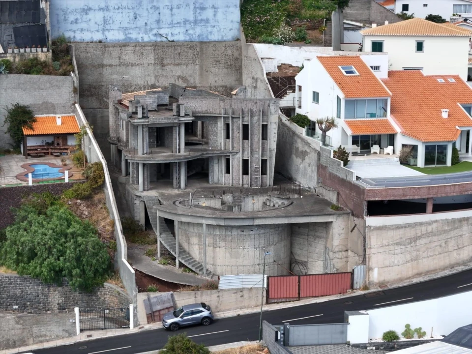 Terreno para Venda em Caniço Foto 9