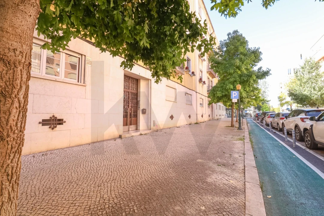 Apartamento T5 para Venda em Avenidas Novas Foto 54