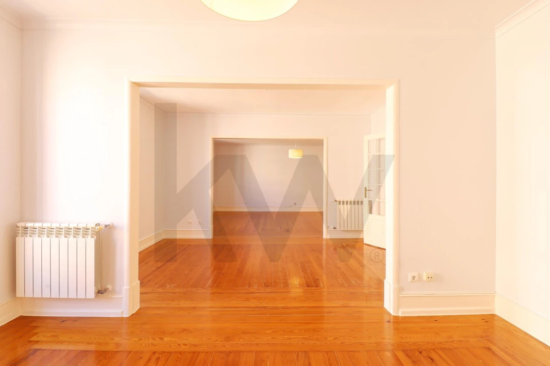 Apartamento T5 para Venda em Avenidas Novas Foto 4